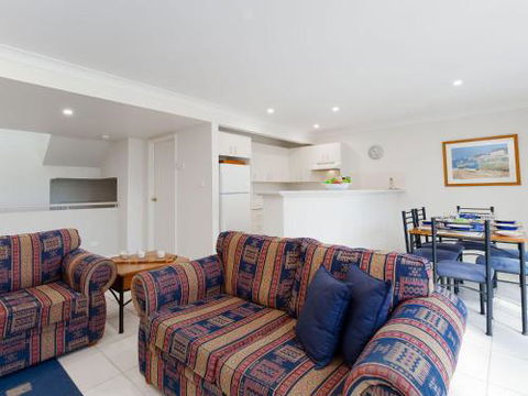 Walk On Birubi 1 / 40 Ocean Ave Pet Friendly WIFI Boat Parking & Water Views - Tourism Guide 1