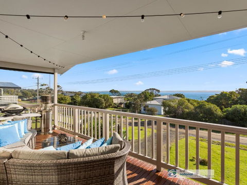 13 Seacombe Grove Ventnor - Tourism Guide 5