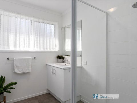 13 Seacombe Grove Ventnor - Tourism Guide 4