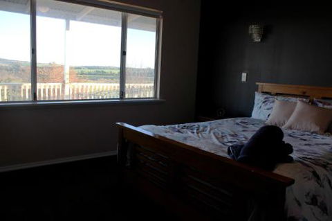 A Better Life Animal Sanctuary FarmStay Private Two Bedrooms Lounge Room & Bathroom & Toilet Shared Kitchen - Tourism Guide 4
