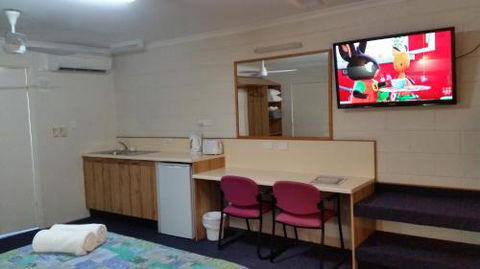 Sandcastle Motel Tin Can Bay - Travel Agents 2