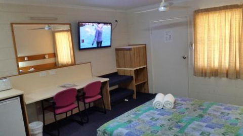 Sandcastle Motel Tin Can Bay - Travel Agents 3