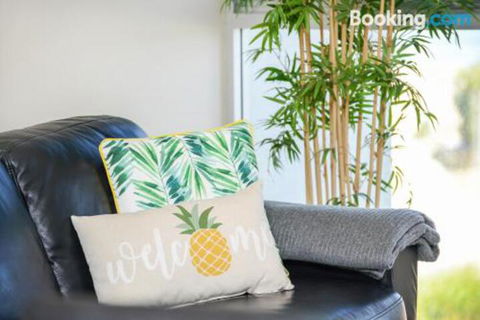 Bayline Beachfront Apartment No 4 - Travel Search 6