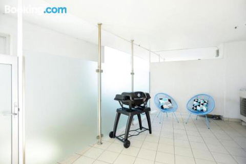 Bayline Beachfront Apartment No 4 - Travel Search 5
