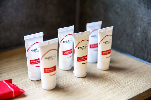 Nightcap At Commercial Hotel - Travel Agents 5