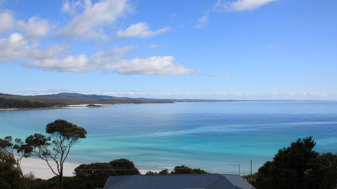 SEA EAGLE COTTAGE Amazing Views Of Bay Of Fires - Travel Search 2