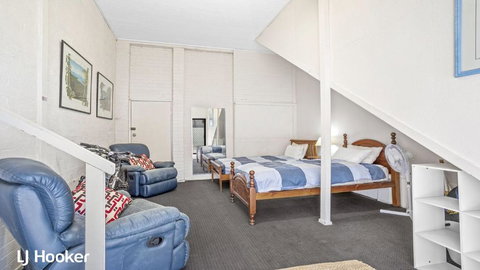 Yacaaba Beautiful Waterfront Location - Tourism Guide 4