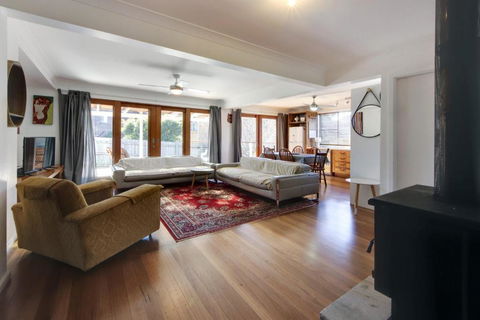 Hillsborough Cottage - Travel Agents 5