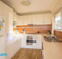 Clissold Street 11 Mollymook - Travel Search