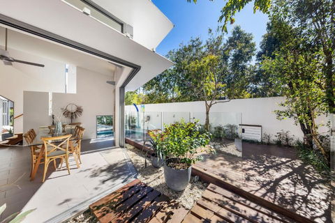 Ultimate Light & Space Noosa Heads - Travel Search 4