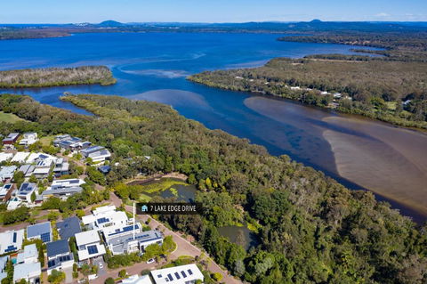 Ultimate Light & Space Noosa Heads - Travel Search 3