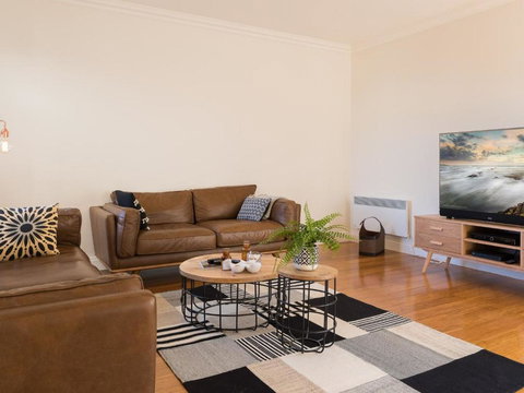 Retreat On Albert - Travel Agents 3