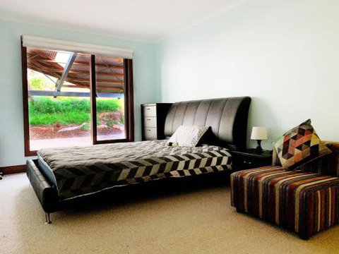 Cellar House - Travel Agents 4