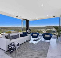Stylish Penthouse with Views  Jacuzzi - Cruises Travel