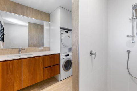 Tramican Street House - Travel Search 6