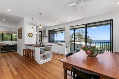 Tramican Street House - Travel Search 5