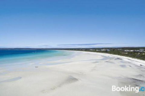 A One One Two At Island Beach - Tourism Guide 0