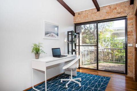 Panoramic Views 170 Mitchell Pde - Travel Agents 2