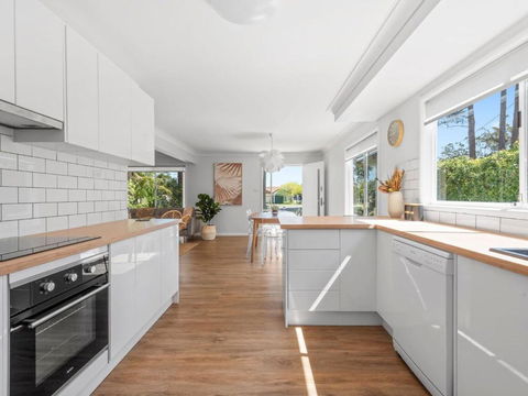 Kendall Cres 49 Burrill Lake - Tourism Guide 1