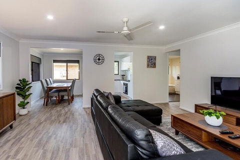 Freshly Renovated Dog Friendly House Walking Distance To Waterfront - Travel Search 5