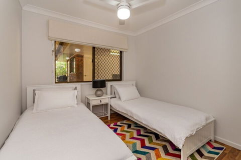 Freshly Renovated Dog Friendly House Walking Distance To Waterfront - Travel Search 6