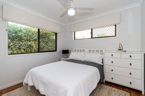 Freshly Renovated Dog Friendly House Walking Distance To Waterfront - Travel Search 2