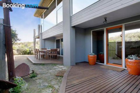 Anchor Beachfront Retreat - Travel Search 5