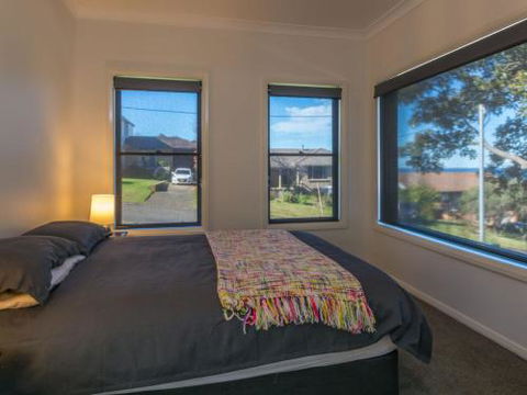 COASTLINE Boat Harbour Gerringong 4pm Check Out Sundays - Travel Search 1