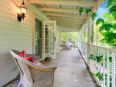 Mirrabooka Burrawang Beautiful Home & 3 Acres Of Gardens In The Southern Highlands - Tourism Guide 3