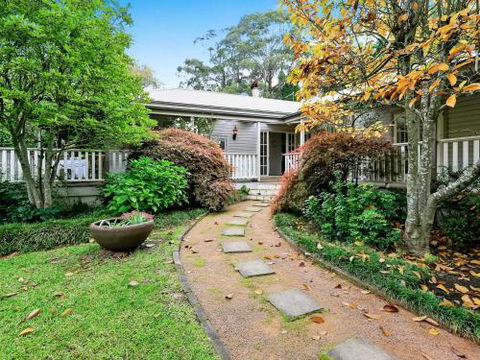 Mirrabooka Burrawang Beautiful Home & 3 Acres Of Gardens In The Southern Highlands - Tourism Guide 5
