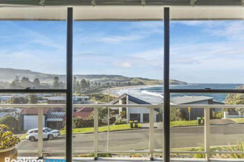 QUARTERDECK Gerringong 4pm Check Out Sundays - Travel Search 1