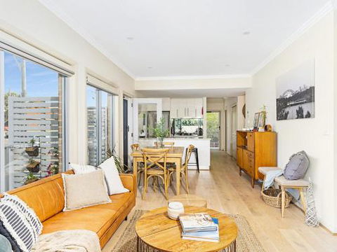 ARIA On MANNING Kiama 4pm Check Out Sundays - Travel Agents 4