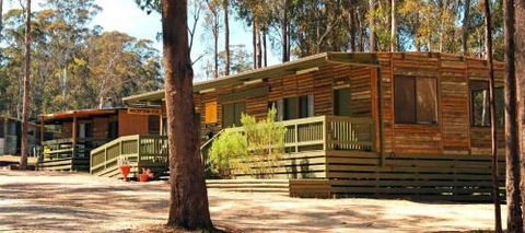 Lakes Entrance Log Cabins - Cruises Travel 0