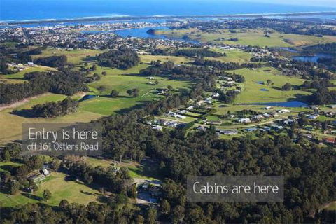 Lakes Entrance Log Cabins - Cruises Travel 6