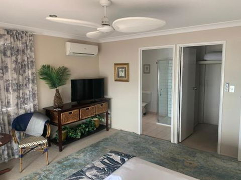 Breakaway At Bargara - Travel Search 1