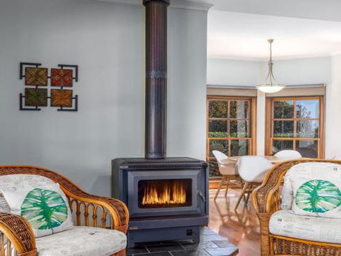 GULL HOUSE Kiama 4pm Check Out Sundays - Travel Agents 4