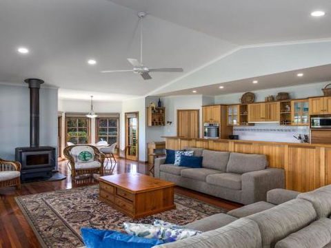 GULL HOUSE Kiama 4pm Check Out Sundays - Travel Agents 3