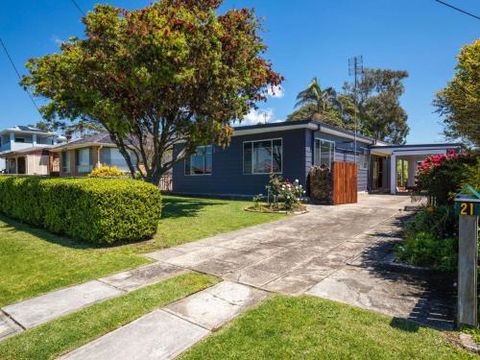 SPINDRIFT Kiama & Surrounds 4pm Check Out Sundays - Travel Agents 2