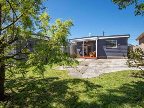 SPINDRIFT Kiama & Surrounds 4pm Check Out Sundays - Travel Agents 5