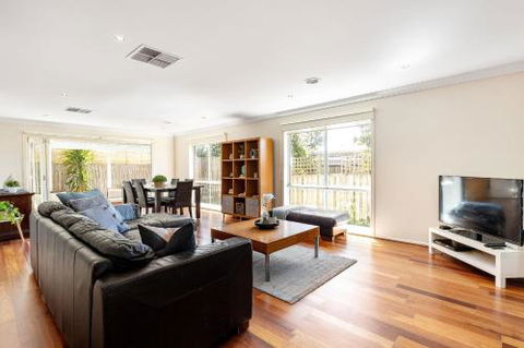 Rosebud Seaside Accommodation - Travel Search 2