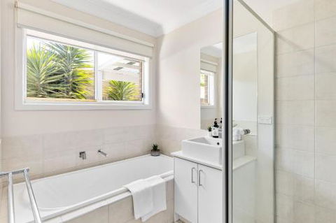 Rosebud Seaside Accommodation - Travel Search 5