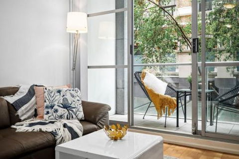 A Bright & Stylish Studio Next To Darling Harbour - Tourism Guide 6