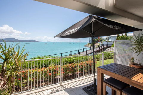 BY THE SEA SHORE STUNNING UNIT POOL SPA WIFI. - Tourism Guide 1