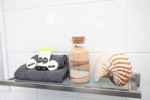 Airlie Sun & Sand Accommodation 2 - Tourism Guide 6