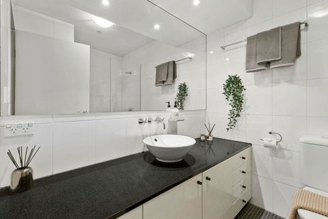 A Cozy & Modern Studio Next To Darling Harbour - Tourism Guide 5