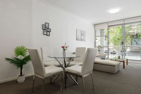 A Cozy & Modern Studio Next To Darling Harbour - Tourism Guide 2