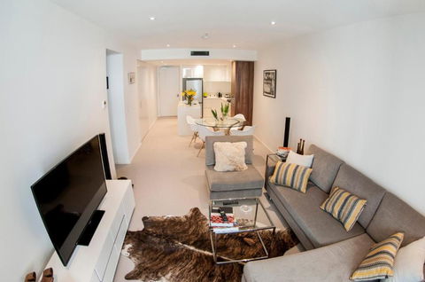 KUI Manhattan Apartments - Tourism Guide 4