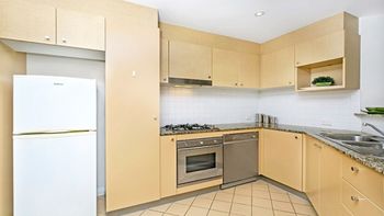 The Apartment Service HELP7 - Travel Search 6