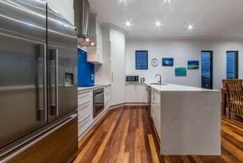 Beths Beach House Cannonvale - Tourism Guide 1