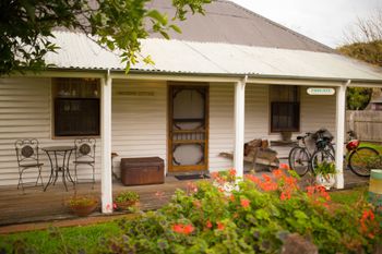 Davidsons Cottage - Travel Agents 0